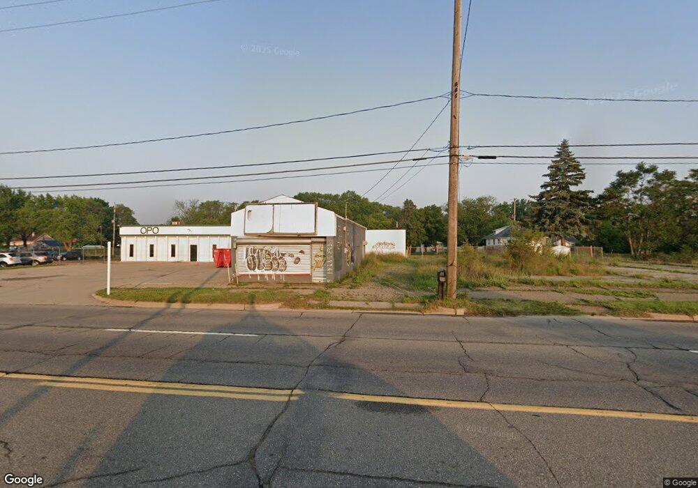2041 N Dort Hwy, Flint, MI 48506 - photo 1