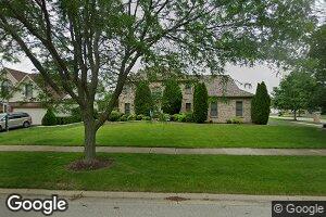 4032 Falcon Dr, Naperville, IL 60564
