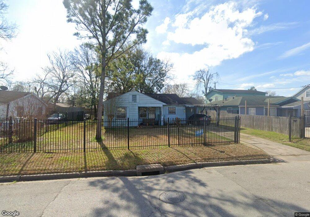 7018 Fairway Dr, Houston, TX 77087 - photo 1