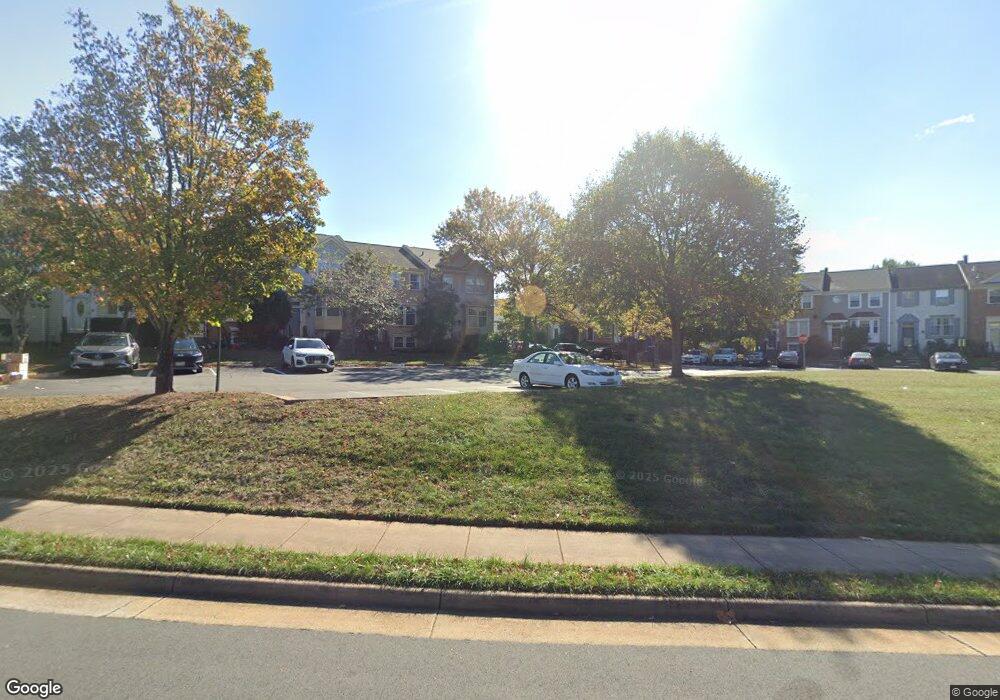 13327 Burkitts Rd, Fairfax, VA 22033 - photo 1