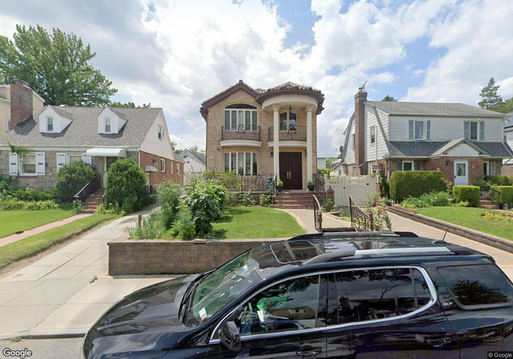 7512 183rd St, Fresh Meadows, NY 11366 - photo 1