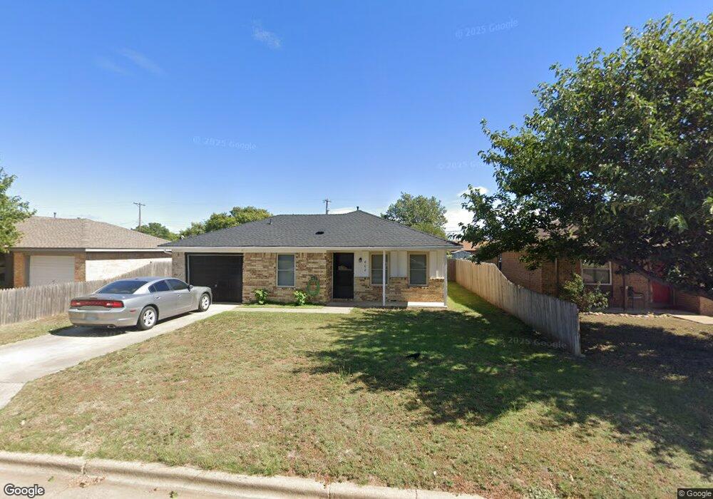 602 Oak Ave, Dumas, TX 79029 - photo 1