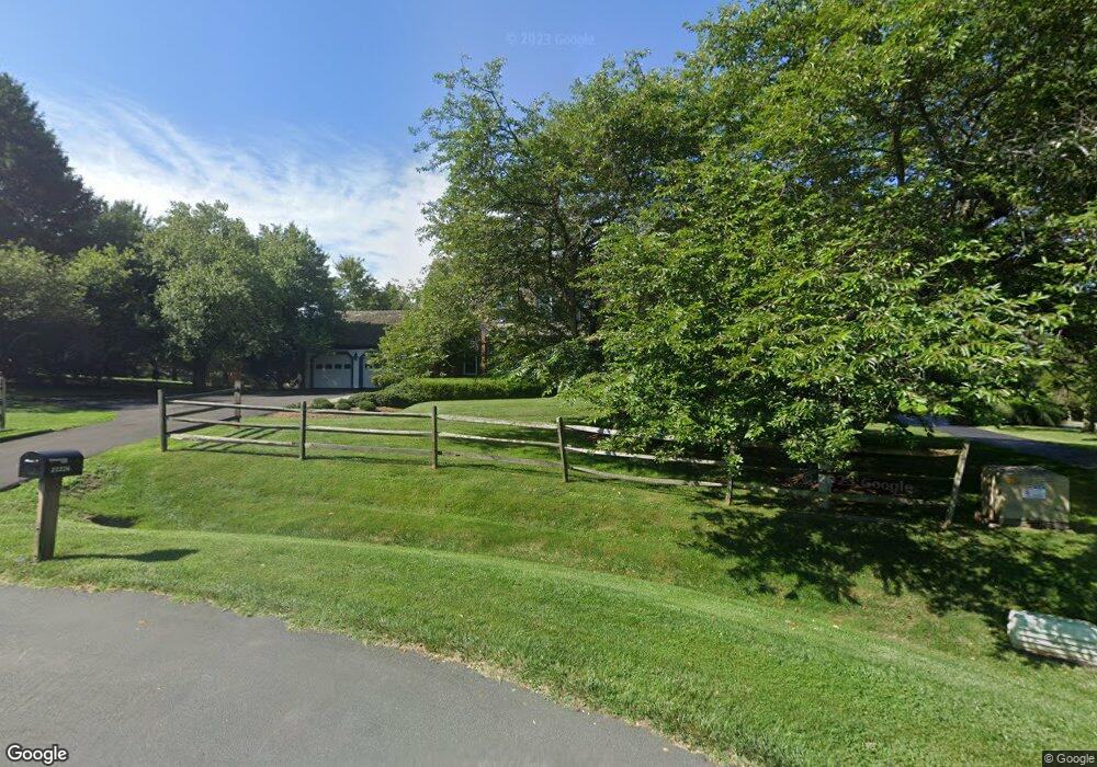 22226 Creekview Dr, Gaithersburg, MD 20882 - photo 1