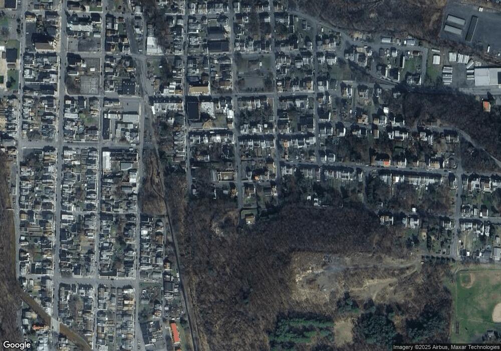 909 Hemlock St, Shamokin, PA 17872 - photo 1