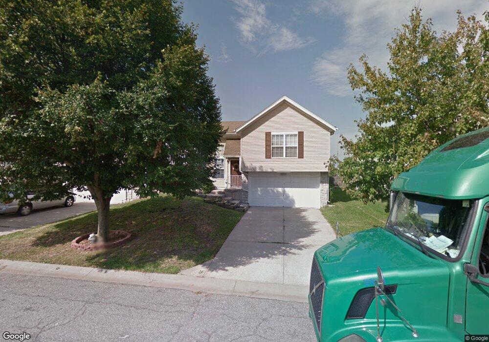 8806 Lakeview Ave, Lenexa, KS 66219 - photo 1