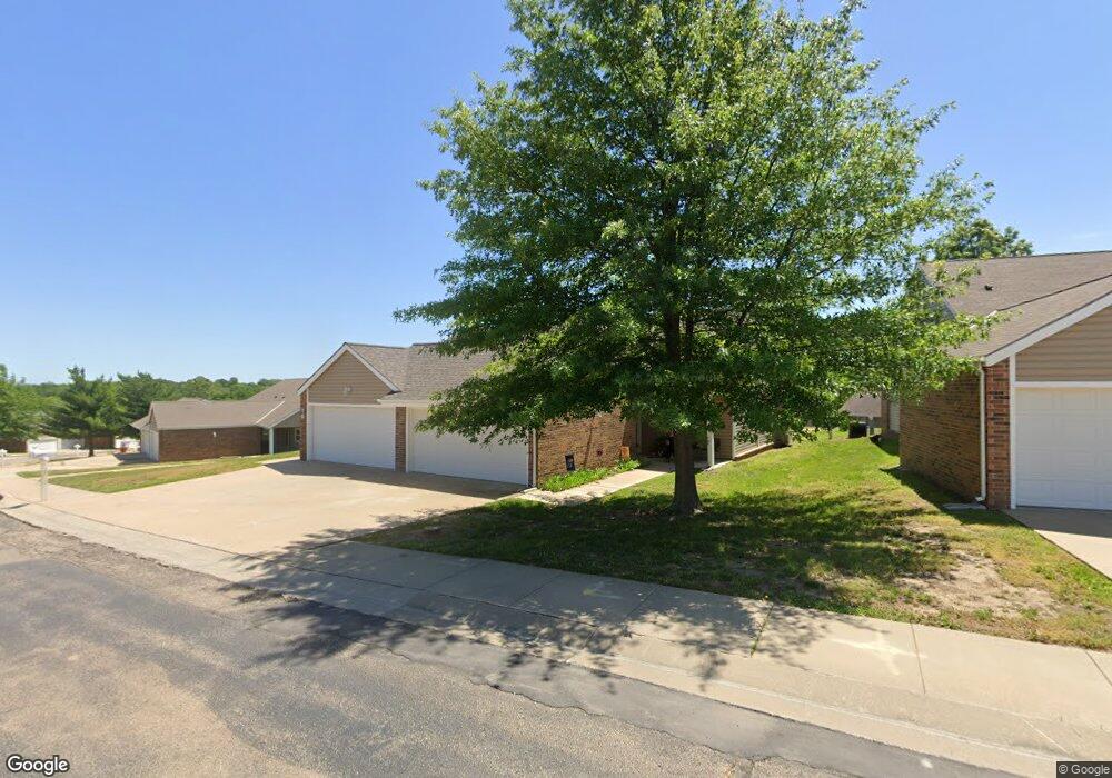 3507 SW Moundview Dr, Topeka, KS 66614 - photo 1
