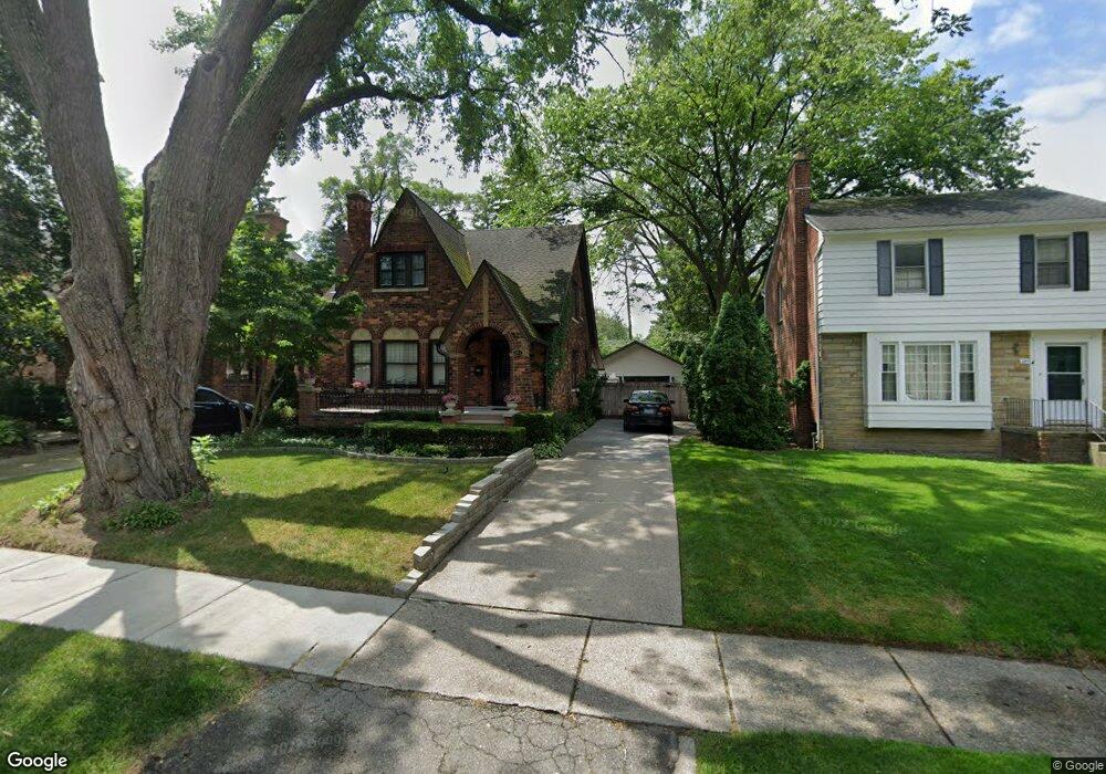 247 Ridgemont Rd, Grosse Pointe Farms, MI 48236 - photo 1