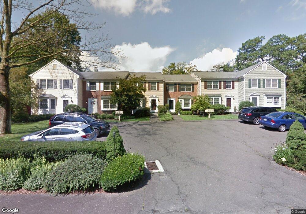 80 Hoyt St unit 80, New Canaan, CT 06840 - photo 1