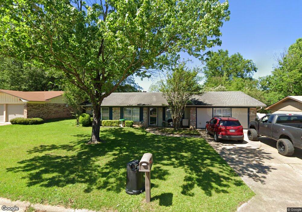 910 Japonica Dr, Wake Village, TX 75501 - photo 1