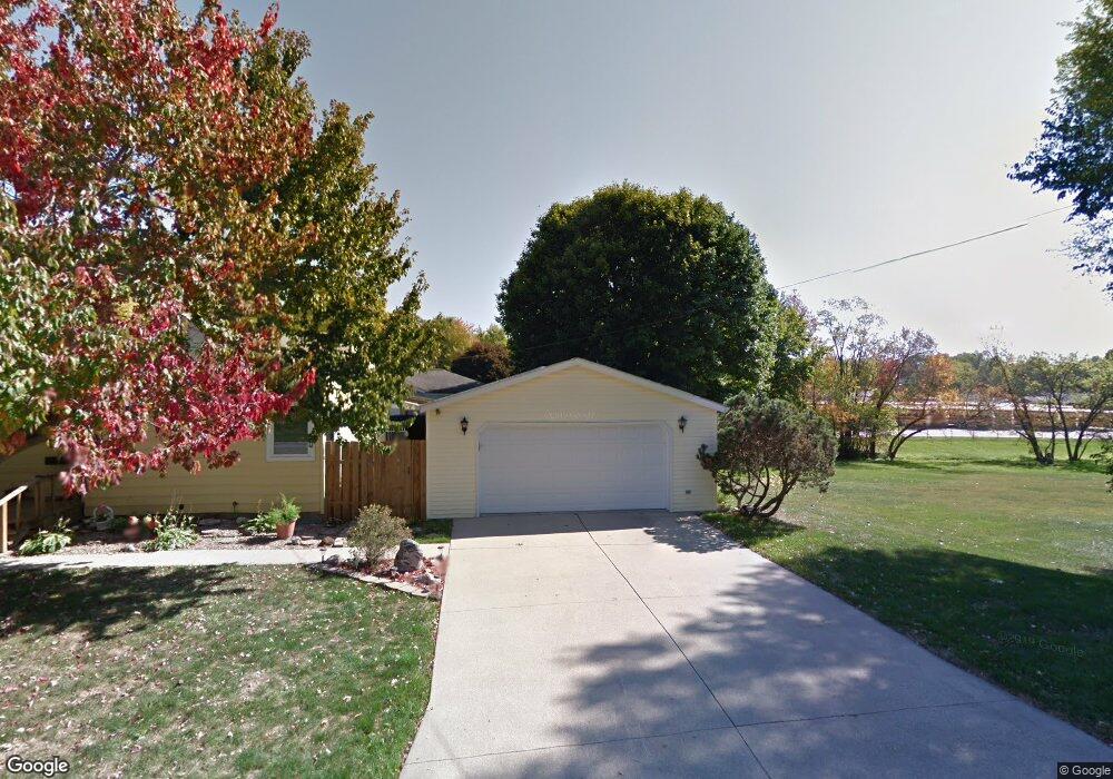 210 W 16th St N, Newton, IA 50208 - photo 1