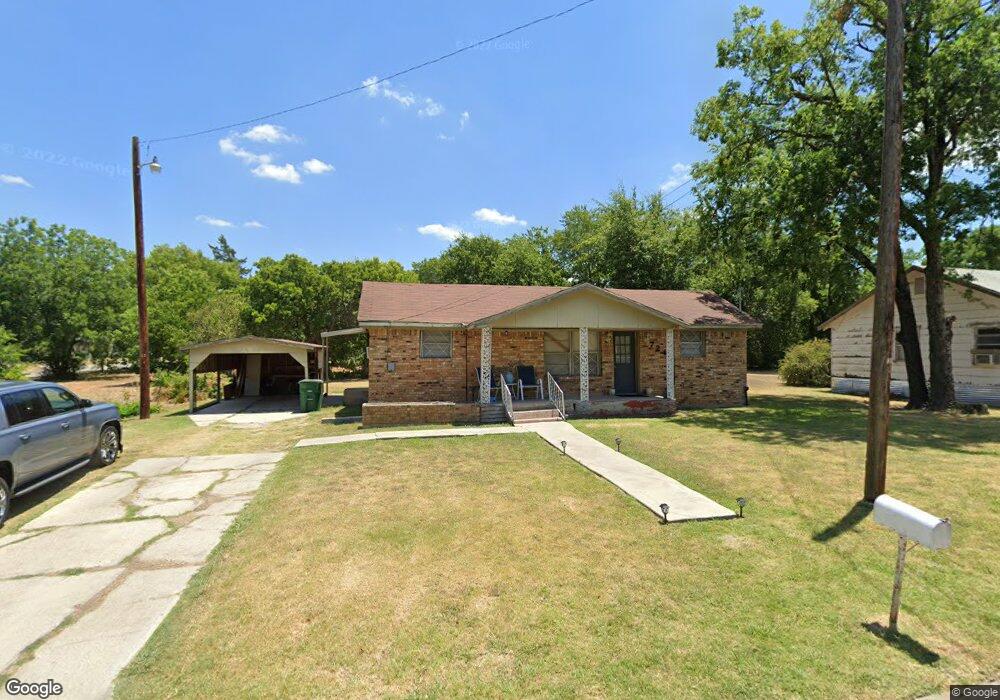 724 Field St, Gainesville, TX 76240 - photo 1