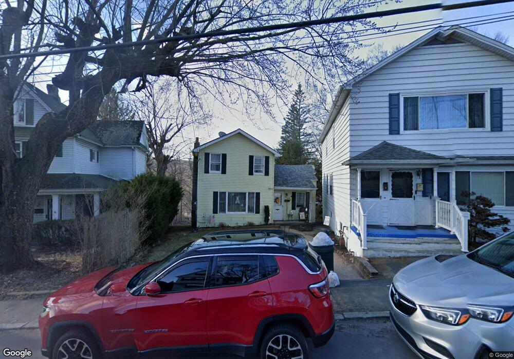 932 E Drinker St, Dunmore, PA 18512 - photo 1