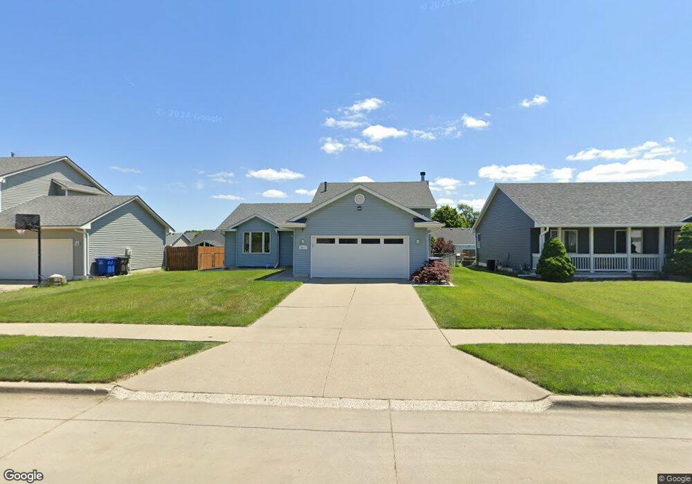 2917 Shadow Creek Ln, Des Moines, IA 50320 - photo 1