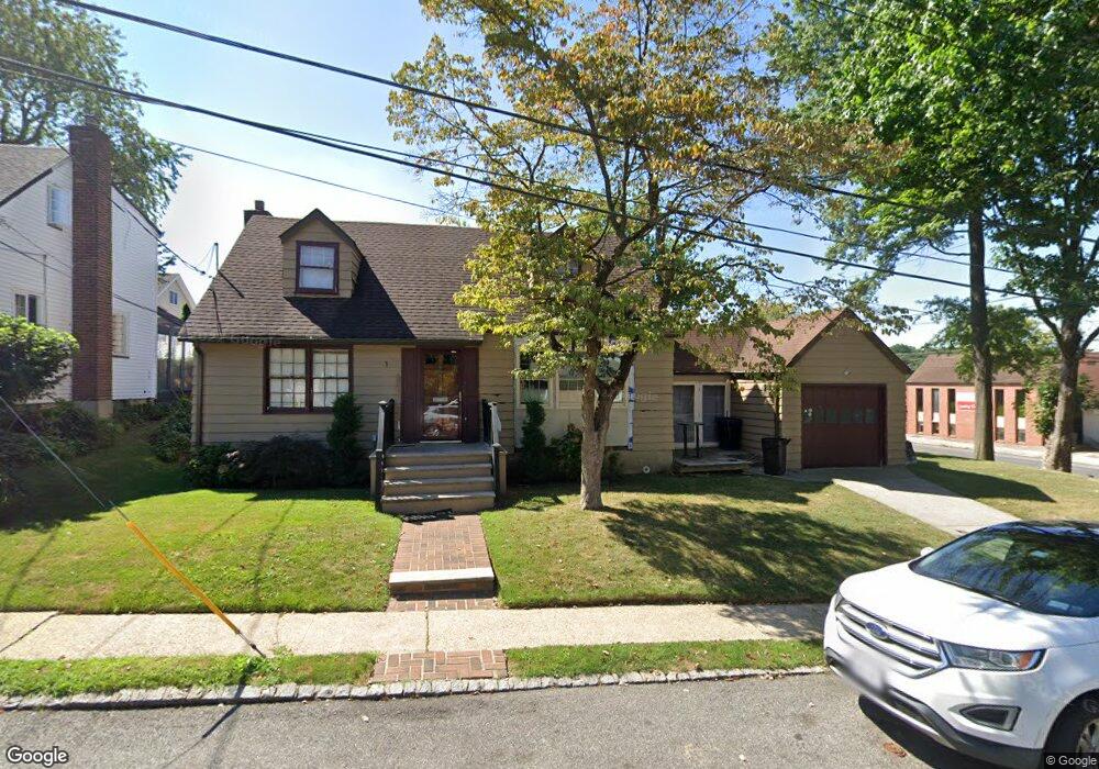 4 Douglas Ave, Staten Island, NY 10310 - photo 1