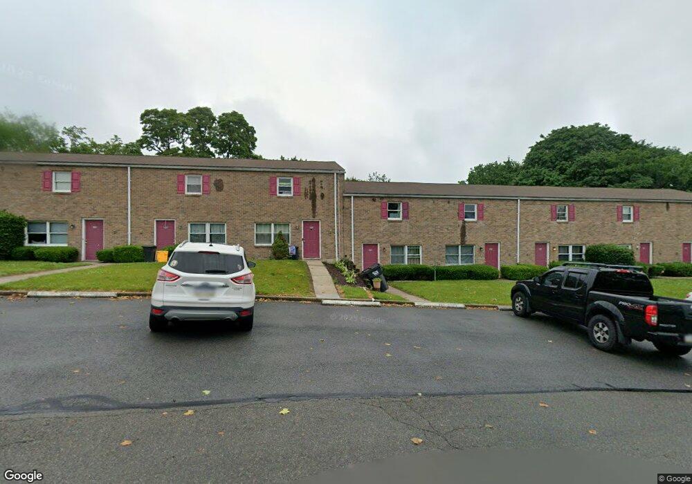 121 E Hillcrest Ln unit E38, Slatington, PA 18080 - photo 1