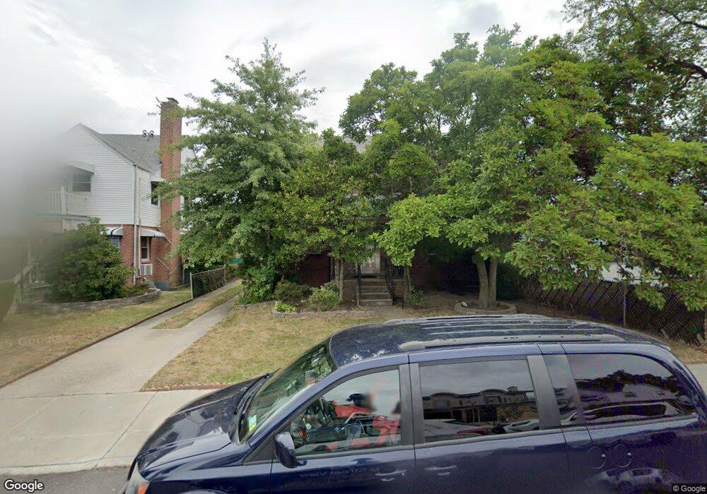 7639 176th St, Fresh Meadows, NY 11366 - photo 1