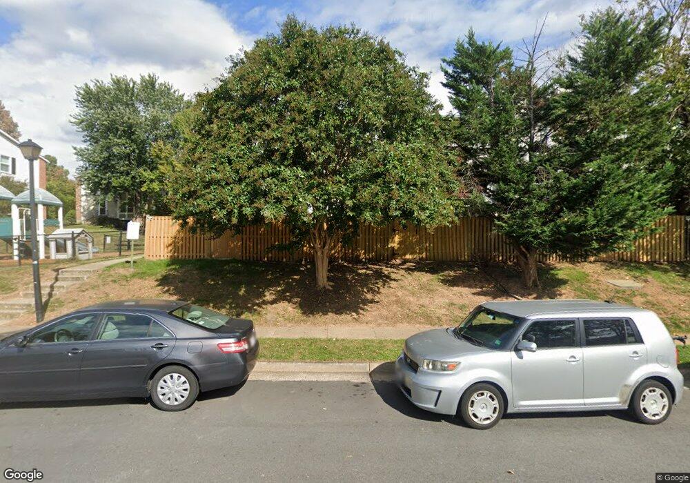 3007 White Birch Ct, Fairfax, VA 22031 - photo 1