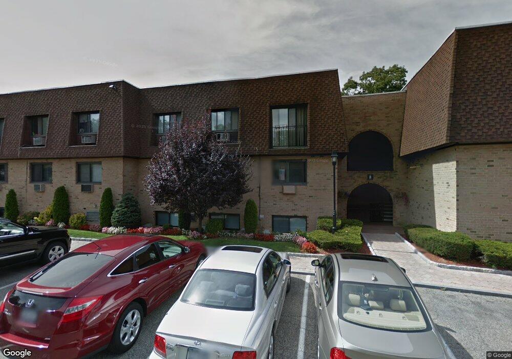 344 Central Park Ave unit B20, Scarsdale, NY 10583 - photo 1