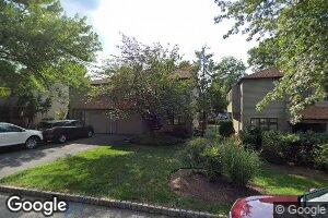 39 Stonegate Dr, Roseland, NJ 07068