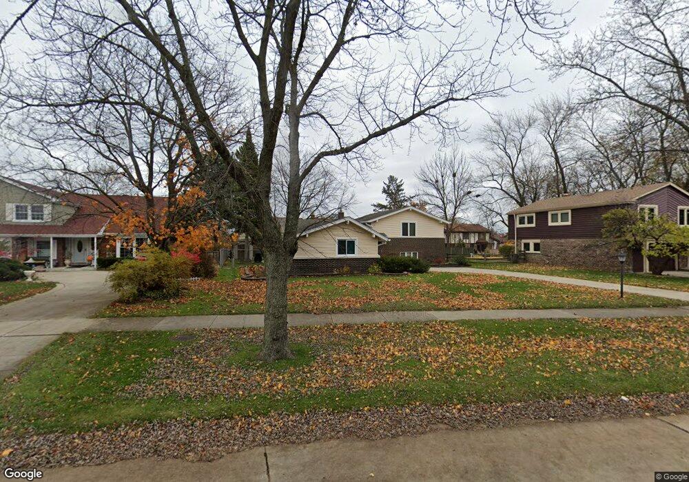2331 Greenwood Rd, Glenview, IL 60026 - photo 1