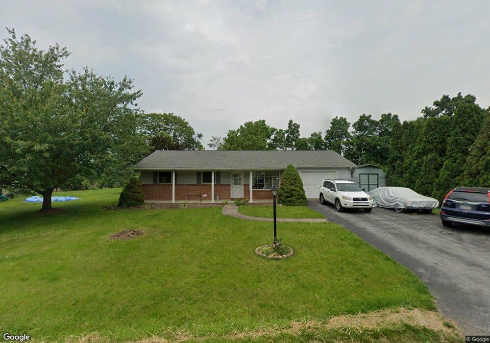 4 Canterbury Dr, Chambersburg, PA 17201 - photo 1