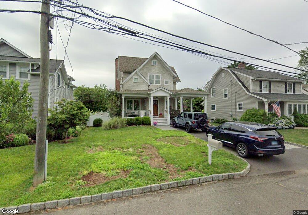 4 Heusted Dr, Old Greenwich, CT 06870 - photo 1