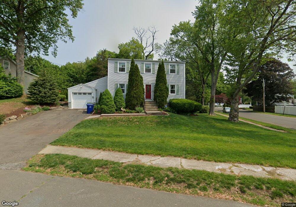 121 Lynne Place, Bridgeport, CT 06610 - photo 1