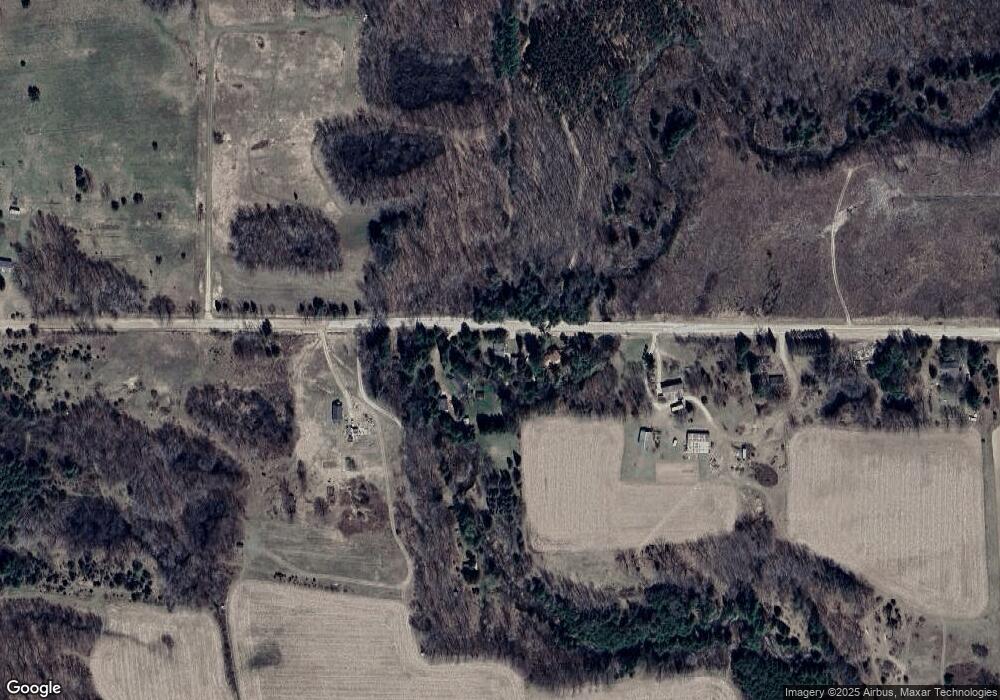 5851 Eaton Rd, Gladwin, MI 48624 - photo 1