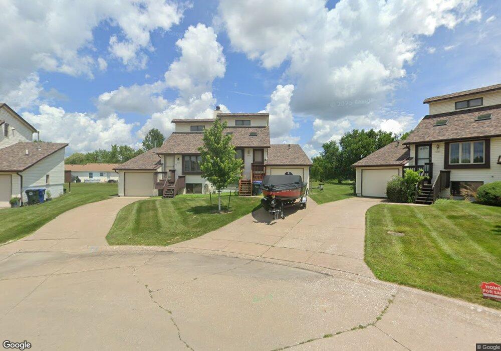 4204 Laurel Ct, Davenport, IA 52804 - photo 1
