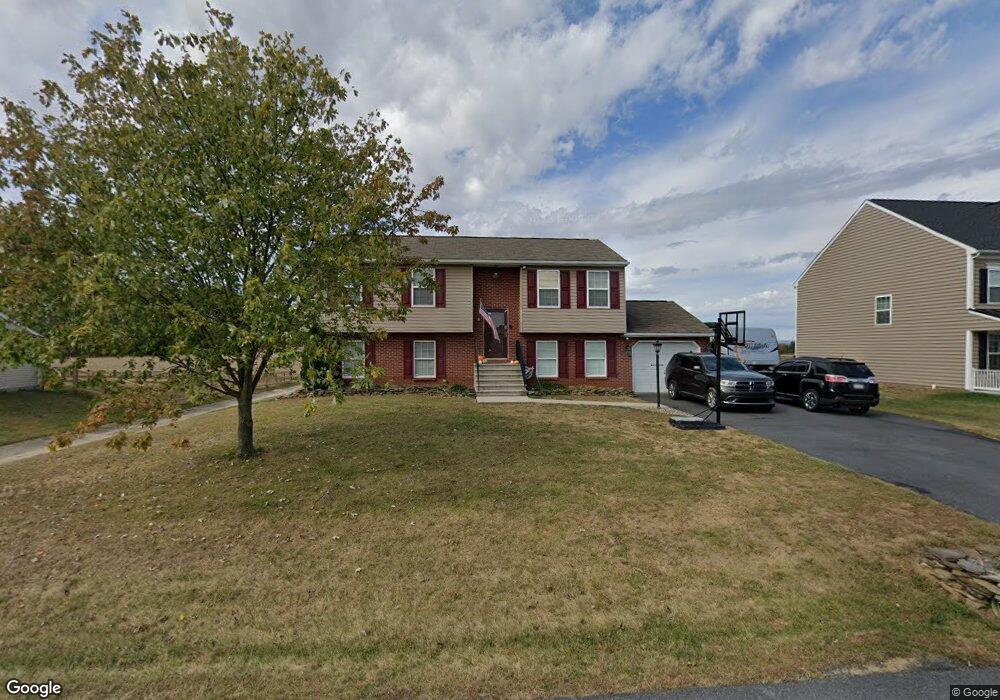 15401 Camden Dr, Greencastle, PA 17225 - photo 1