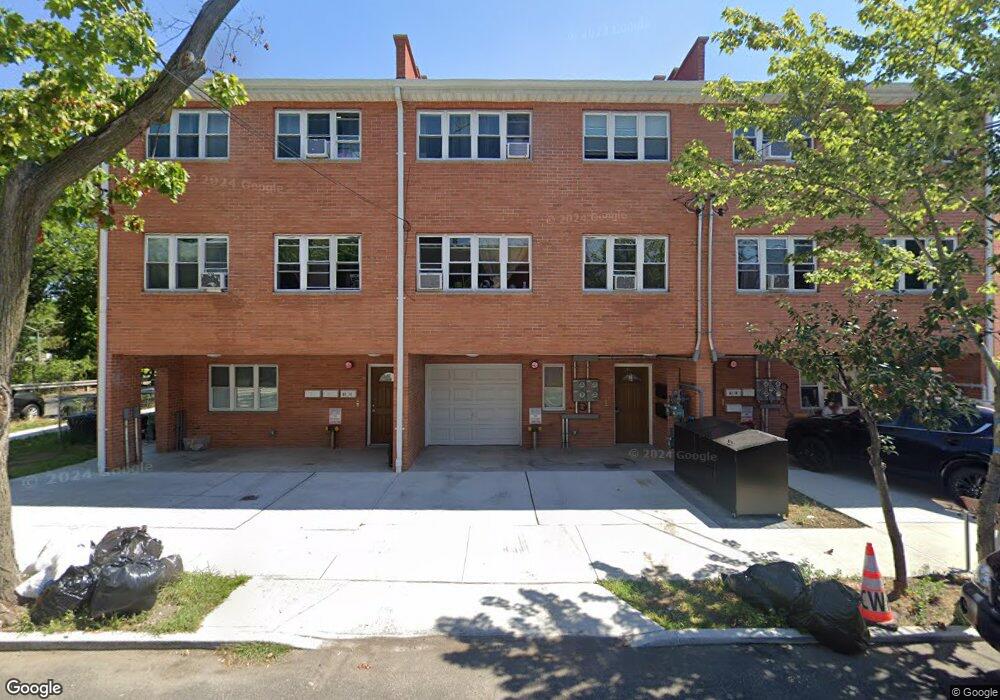 61-11 165th St, Fresh Meadows, NY 11365 - photo 1