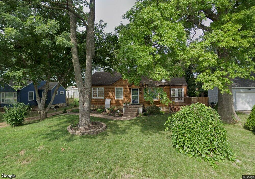 6122 Roger Rd, Shawnee, KS 66203 - photo 1