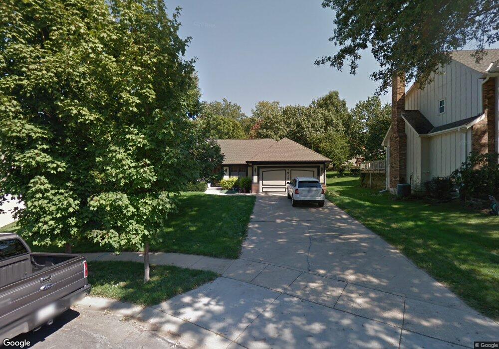 7915 Oakview Dr, Lenexa, KS 66215 - photo 1