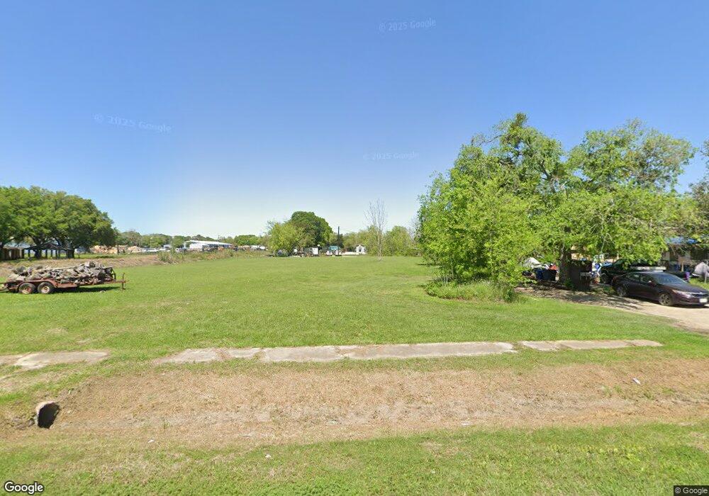 2001 13th St, Bay City, TX 77414 - photo 1