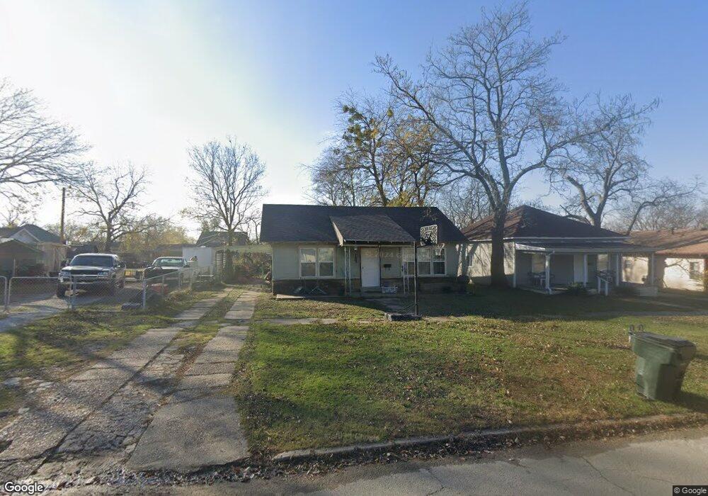1107 W Cummings St, Henryetta, OK 74437 - photo 1