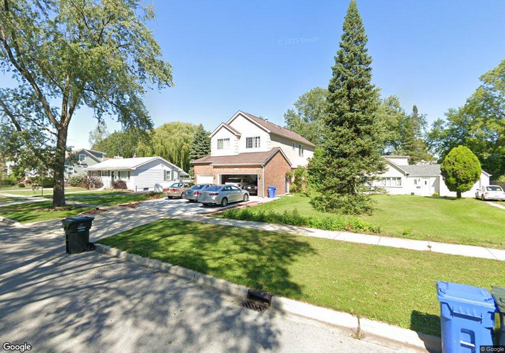 1692 Whitcomb Ave, Des Plaines, IL 60018 - photo 1