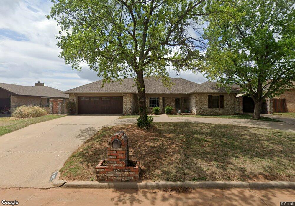 2111 Twin Dr, Duncan, OK 73533 - photo 1