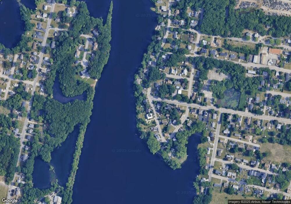 44 Edgewater Dr, Blackstone, MA 01504 - photo 1