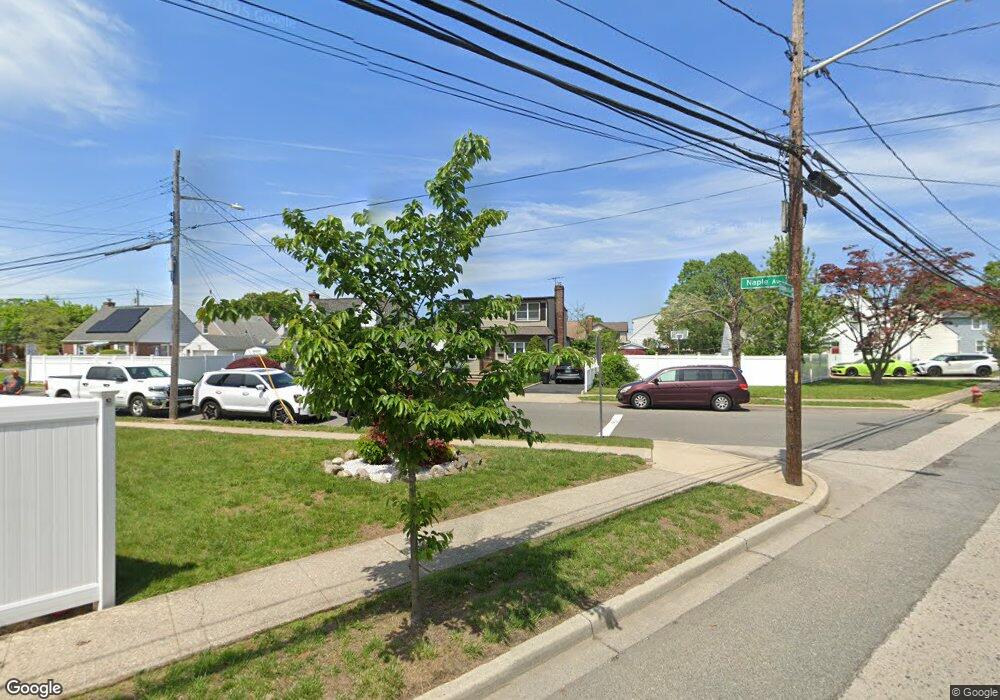 662 Naple Ave, Franklin Square, NY 11010 - photo 1