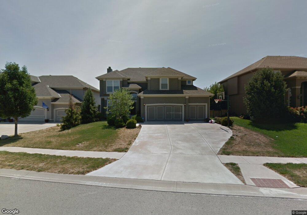 21921 W 56th St, Shawnee, KS 66226 - photo 1