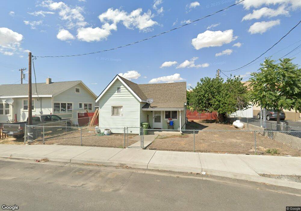 165 W Center St, Heppner, OR 97836 - photo 1