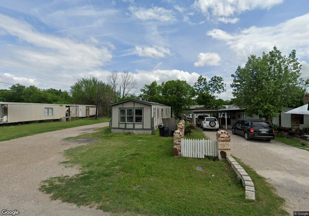 321 Beverly Dr, Ennis, TX 75119 - photo 1