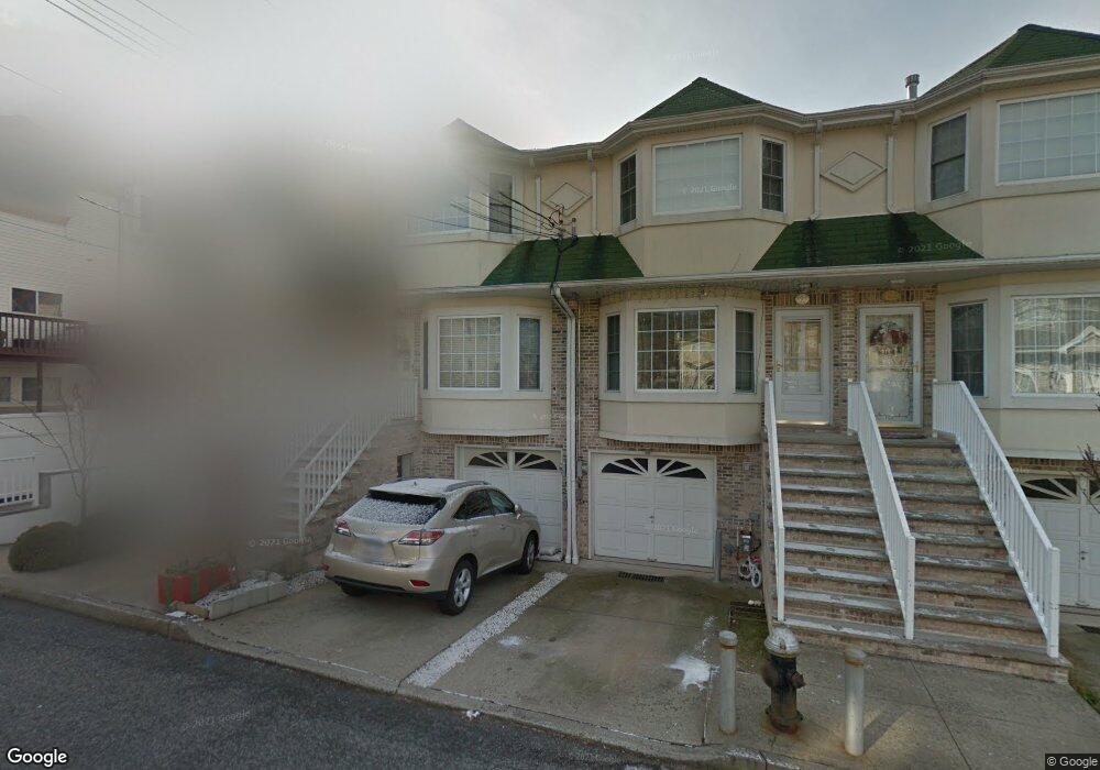 98 Herrick Ave, Staten Island, NY 10309 - photo 1