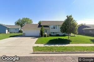 1304 Saint Andrews Ln, Elk Point, SD 57025