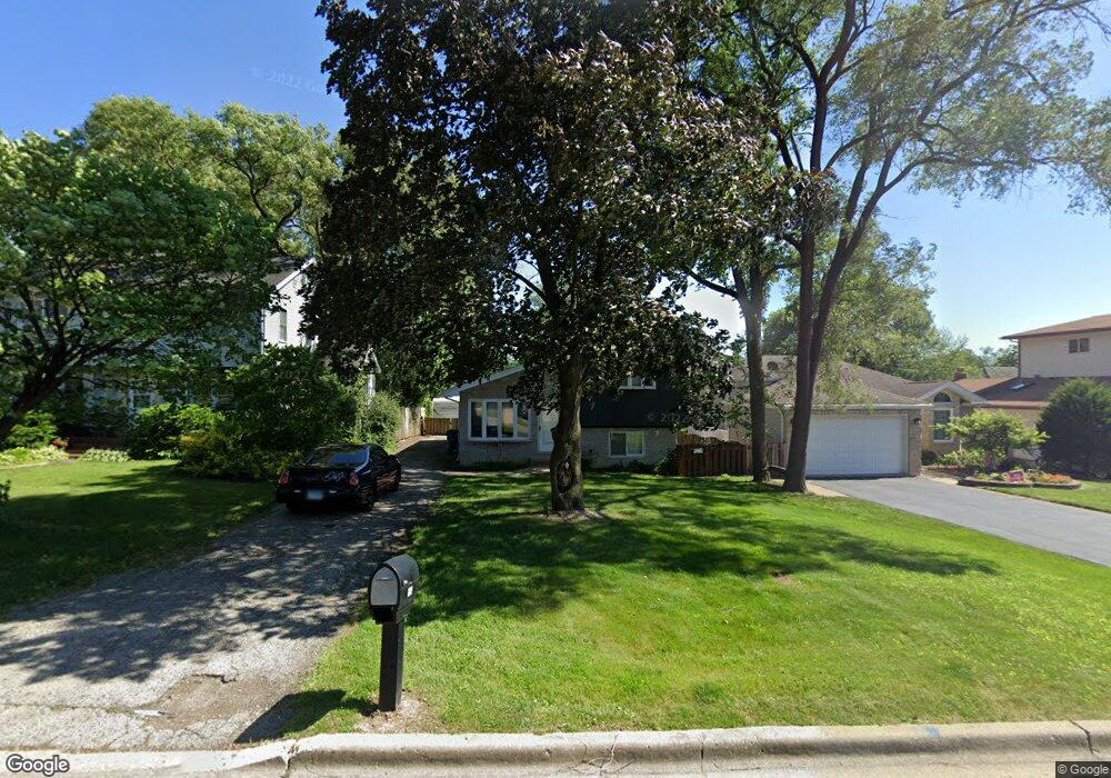 554 W Comstock Ave, Elmhurst, IL 60126 - photo 1