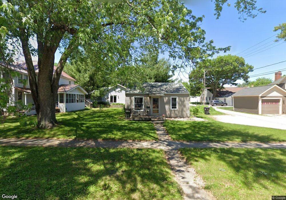 715 W 3rd St, Cedar Falls, IA 50613 - photo 1