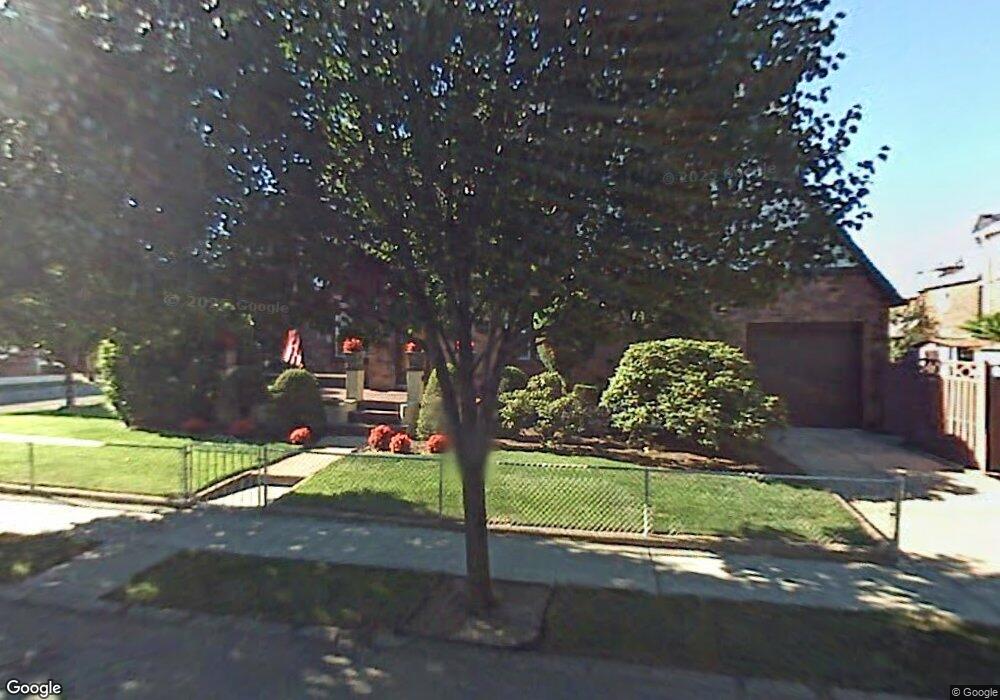 15916 Laburnum Ave, Flushing, NY 11358 - photo 1