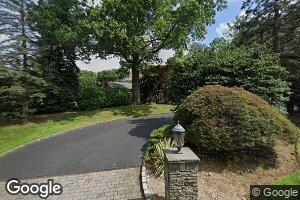 22 Shorewood Dr, Port Washington, NY 11050