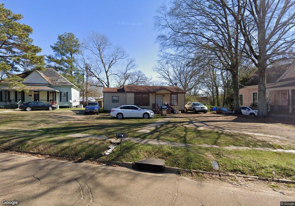 322 Georgetown St, Hazlehurst, MS 39083 - photo 1