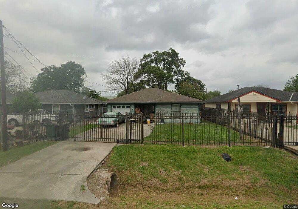 117 Caplin St, Houston, TX 77022 - photo 1